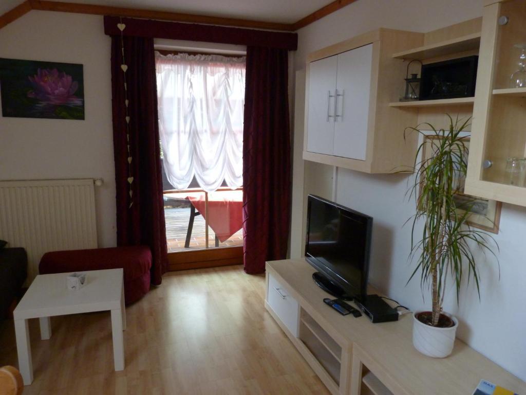Ferienhaus Bluemel Inkl. Freier Strandbadeintritt Velden am Woerthersee Room photo